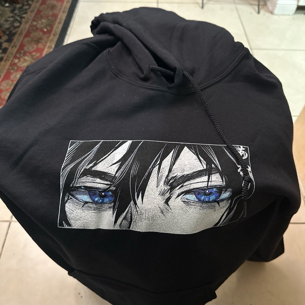 Akari black hoodie size L